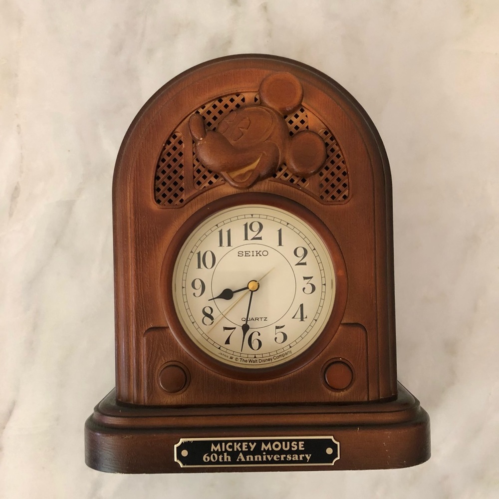 Vintage 1987 Like new Collectible Disney clock